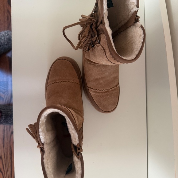 Manitobah boot - size 7 - chestnut - Picture 5 of 9